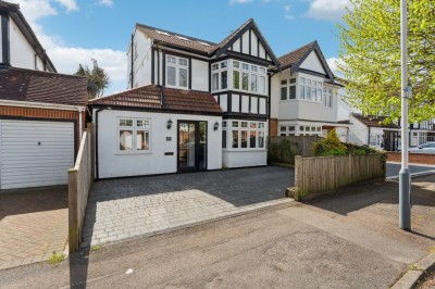Abbotsbury Gardens, Pinner, HA5
