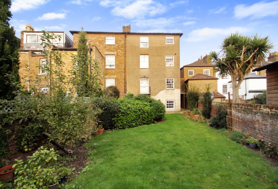 20 Hillingdon Road, Uxbridge, Greater London - Photo 9