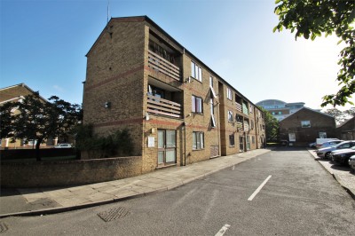 View Full Details for William Court 1A Hows Road, Uxbridge, Middlesex