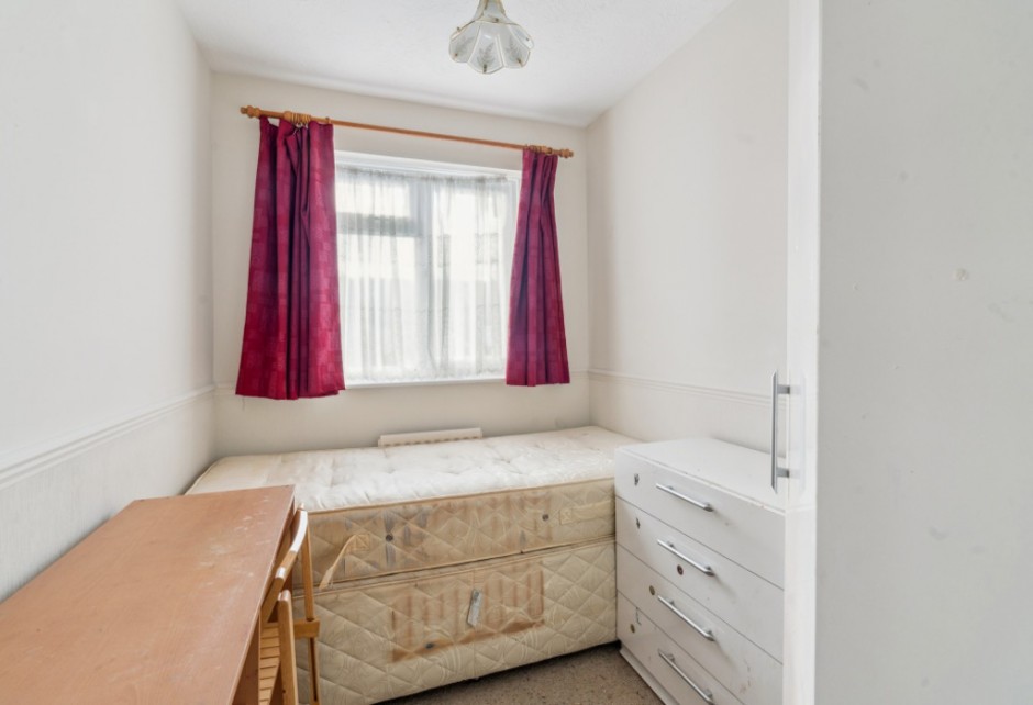 Chiltern Court, Widmore Road, Uxbridge - Photo 14