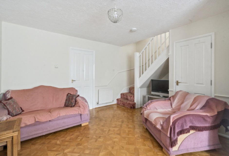 Chiltern Court, Widmore Road, Uxbridge - Photo 4